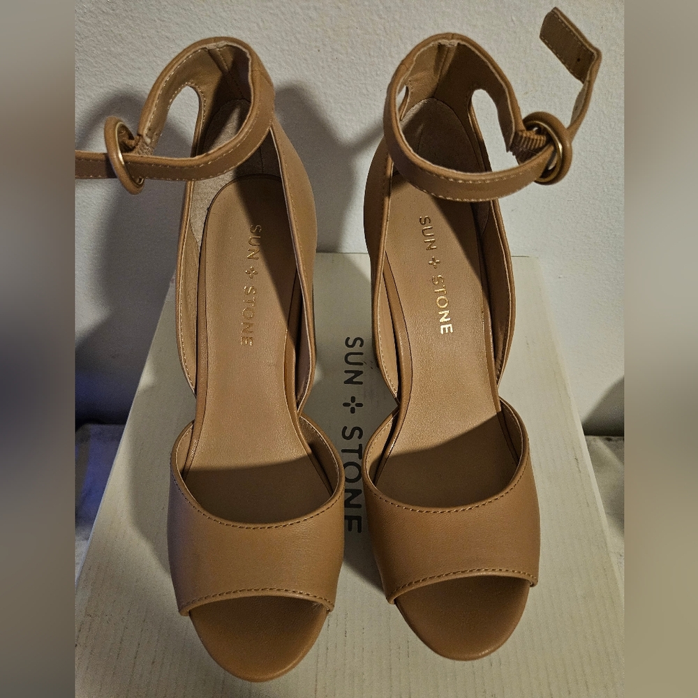 Heels - Picture 2 of 7